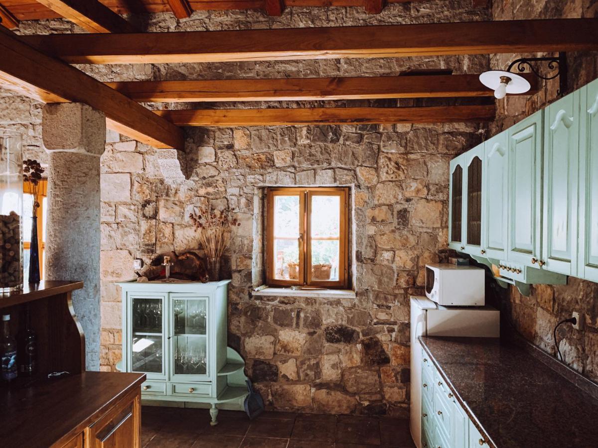 Skerlj Wine Estate Guest House Tomaj Bagian luar foto