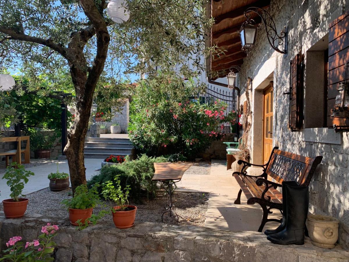 Skerlj Wine Estate Guest House Tomaj Bagian luar foto