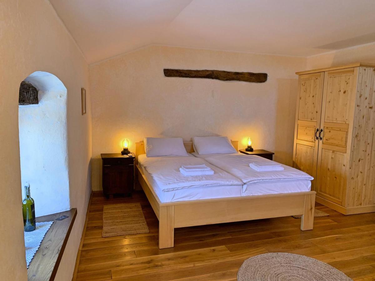 Skerlj Wine Estate Guest House Tomaj Bagian luar foto