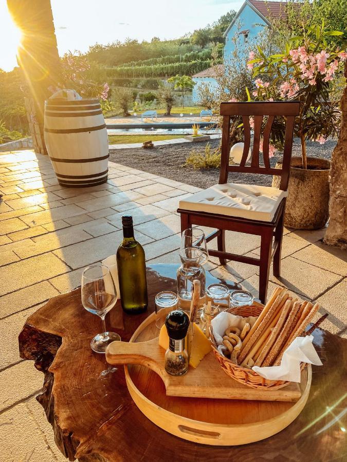 Skerlj Wine Estate Guest House Tomaj Bagian luar foto